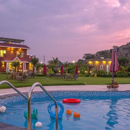 Stayvista At Hillside Paradise Dhauj Buitenkant foto